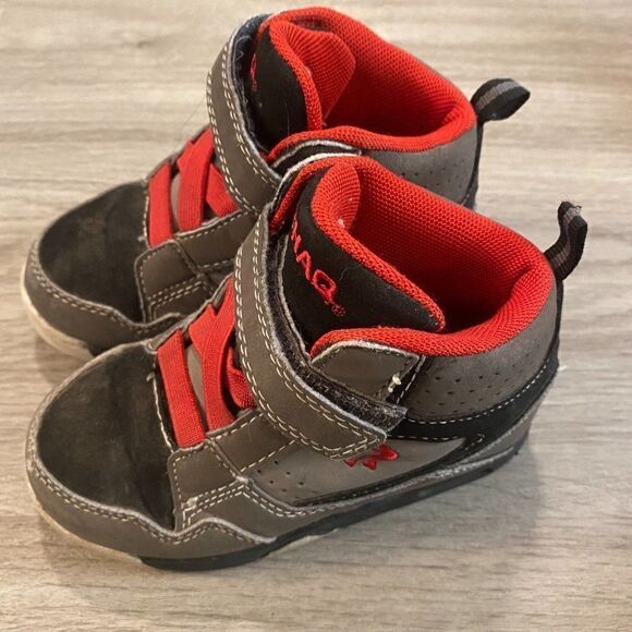 Shaq Boys Retro Gray Red BTSQ0400001 Mid Top Round Toe Basketball Shoes Size 8 - Picture 3 of 7